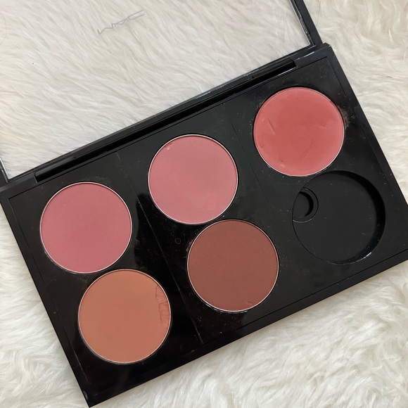 Sold Out! Mac Blushes - Picture 2 of 3